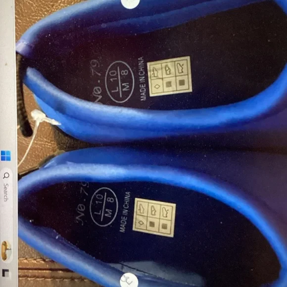 Unisex Blue Slip-On Water Shoes - Picture 5 of 5